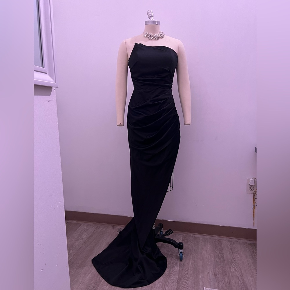 Formal/sexy black dress with slit!